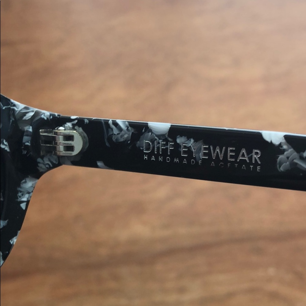 Diff Sunglasses - image 3